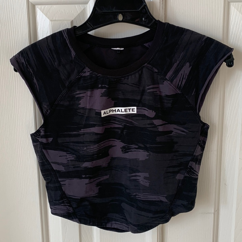 Alphalete Velocity Crop
